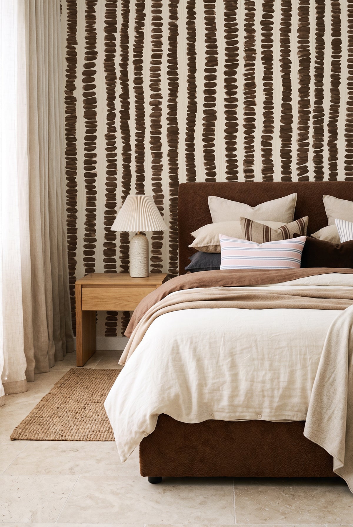 Large-scale wallpaper pattern visualisation in a bedroom