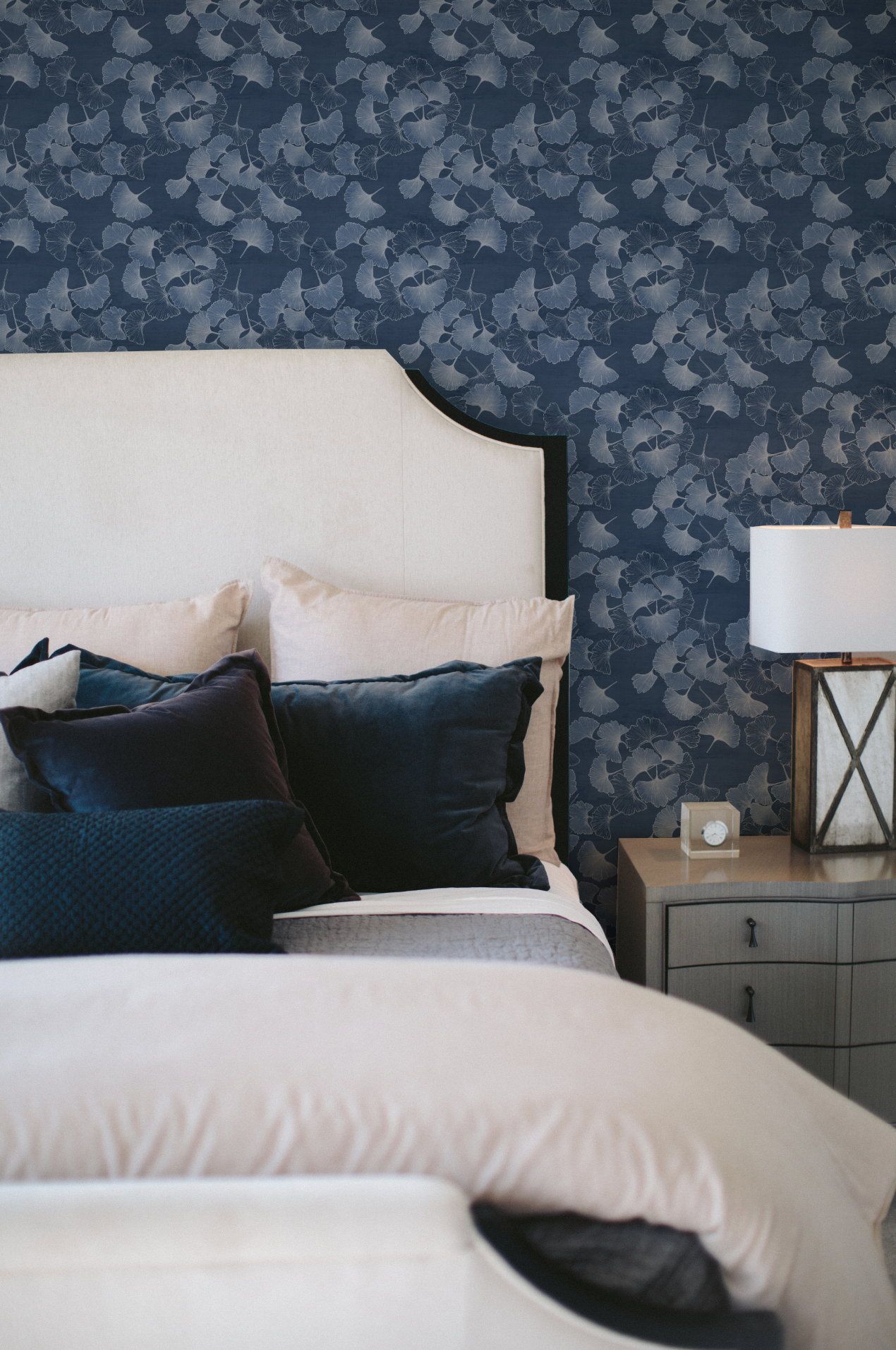 navy blue wallpaper bedroom