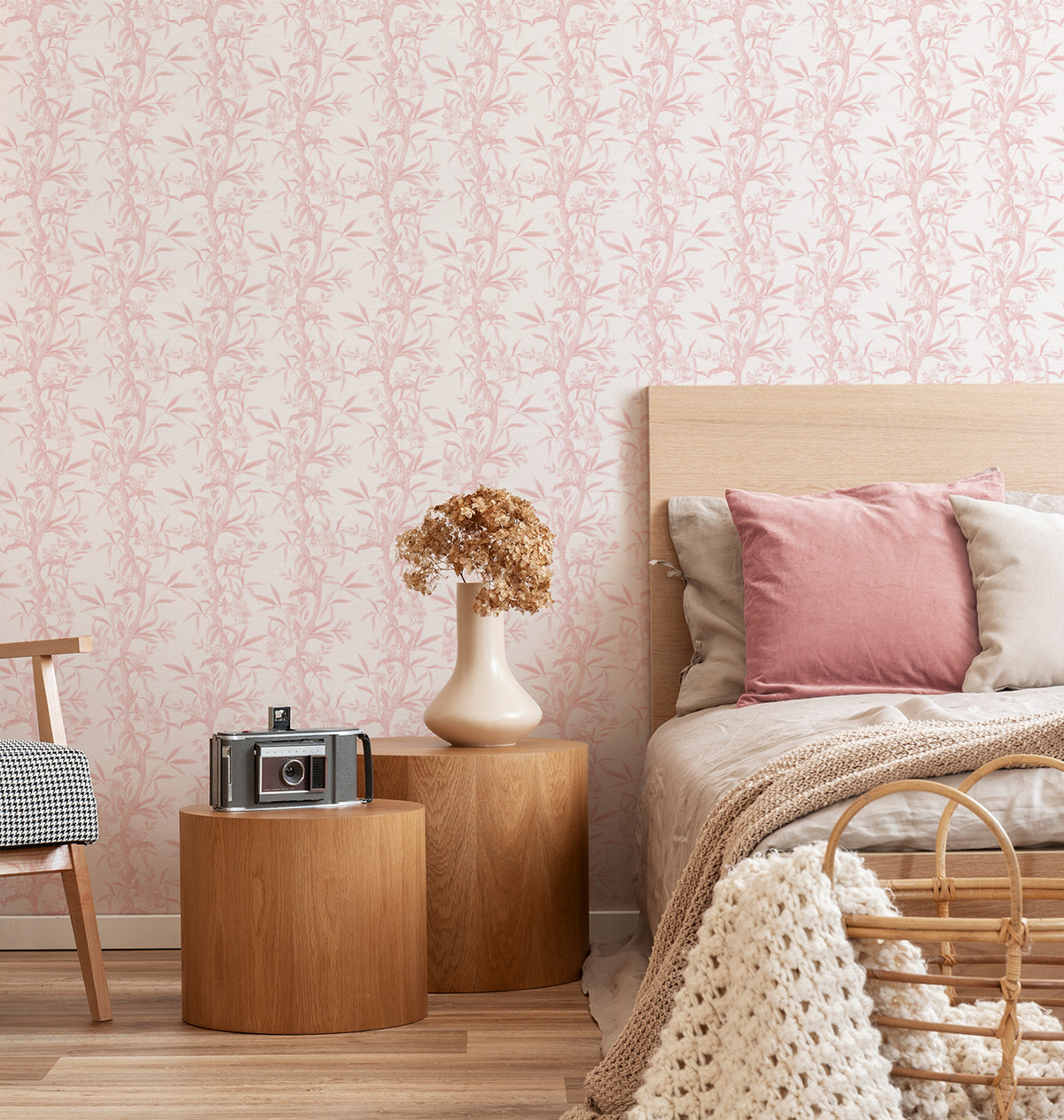 Floral Climber in Soft Pink Wallpaper