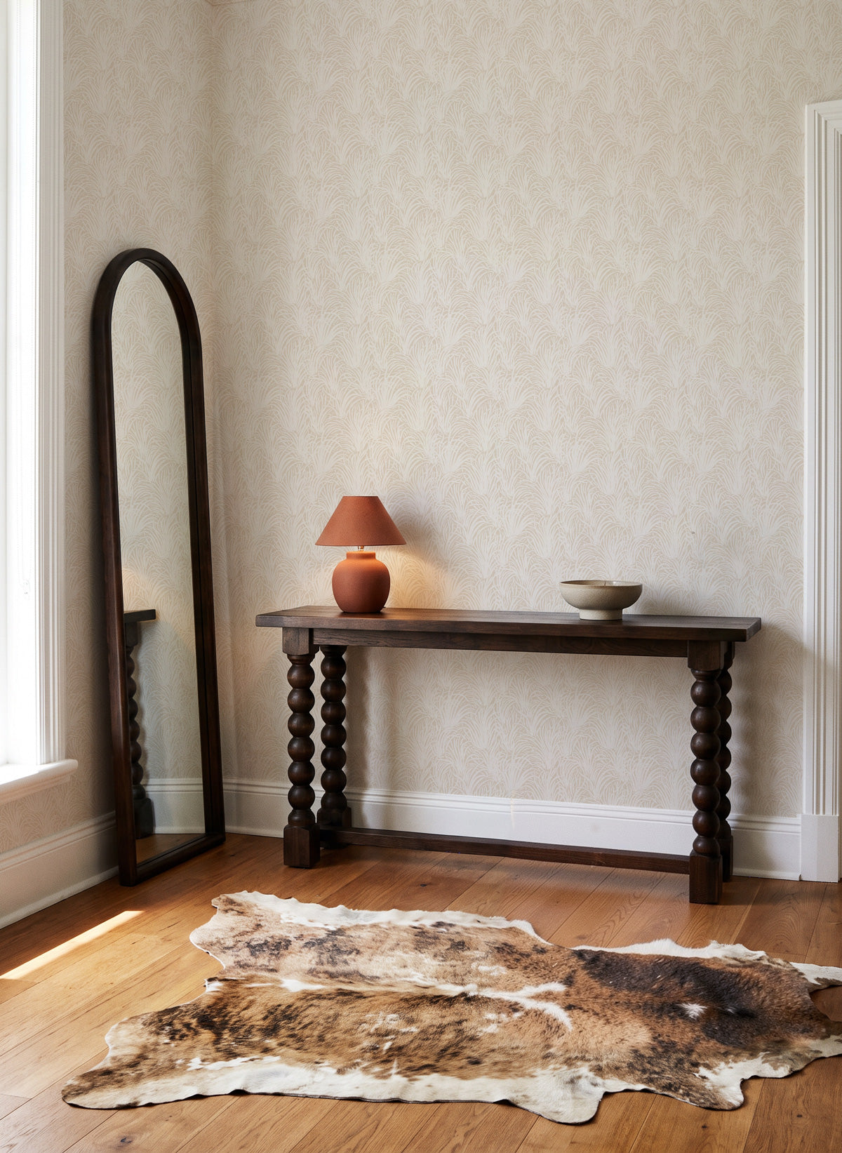 Coastal Luxe Grass in White on Beige Wallpaper
