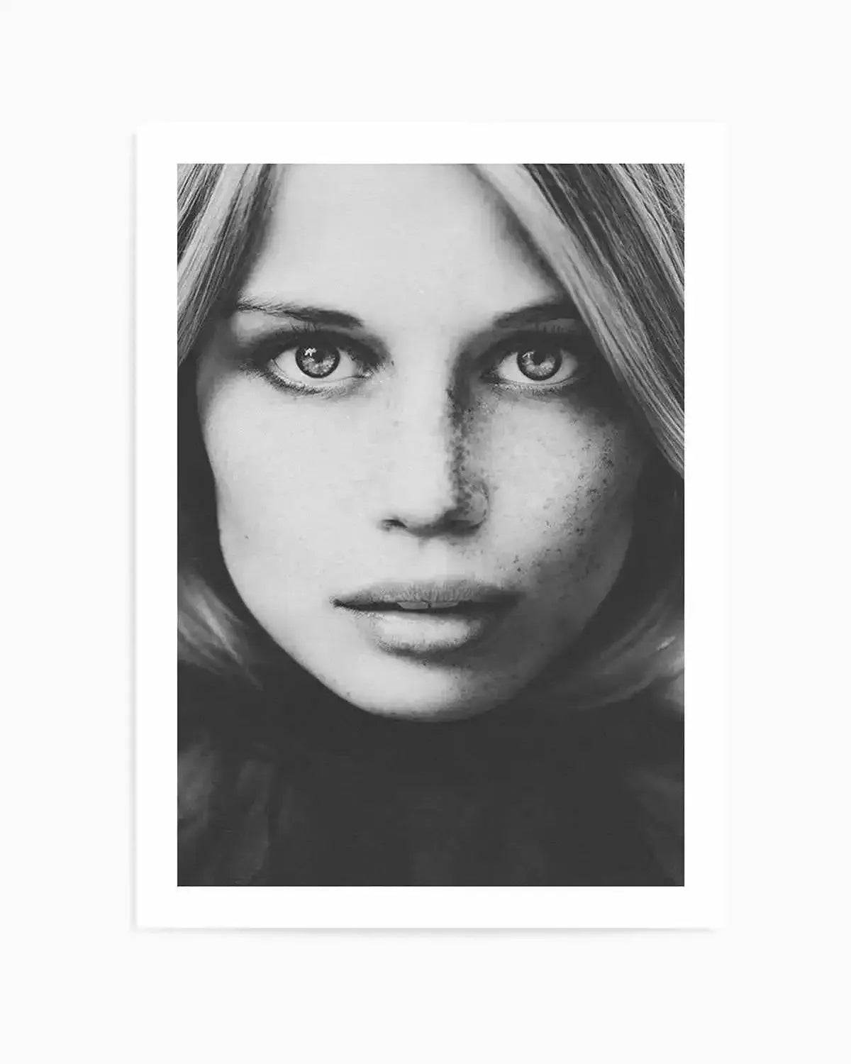 Le Regard Art Print from Olive et Oriel where you can shop wallpaper and artworks online