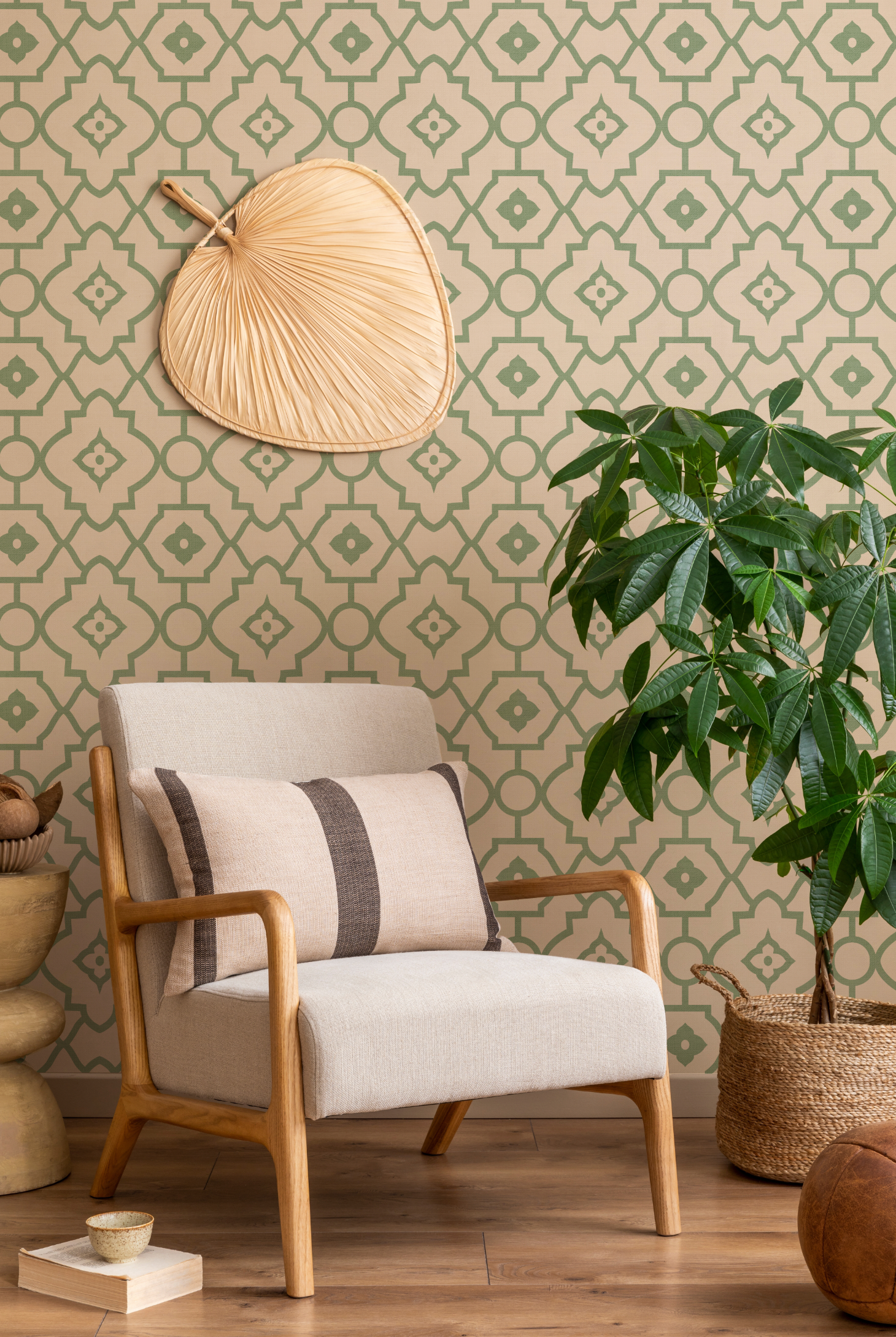 Manner Lattice in Green Wallpaper