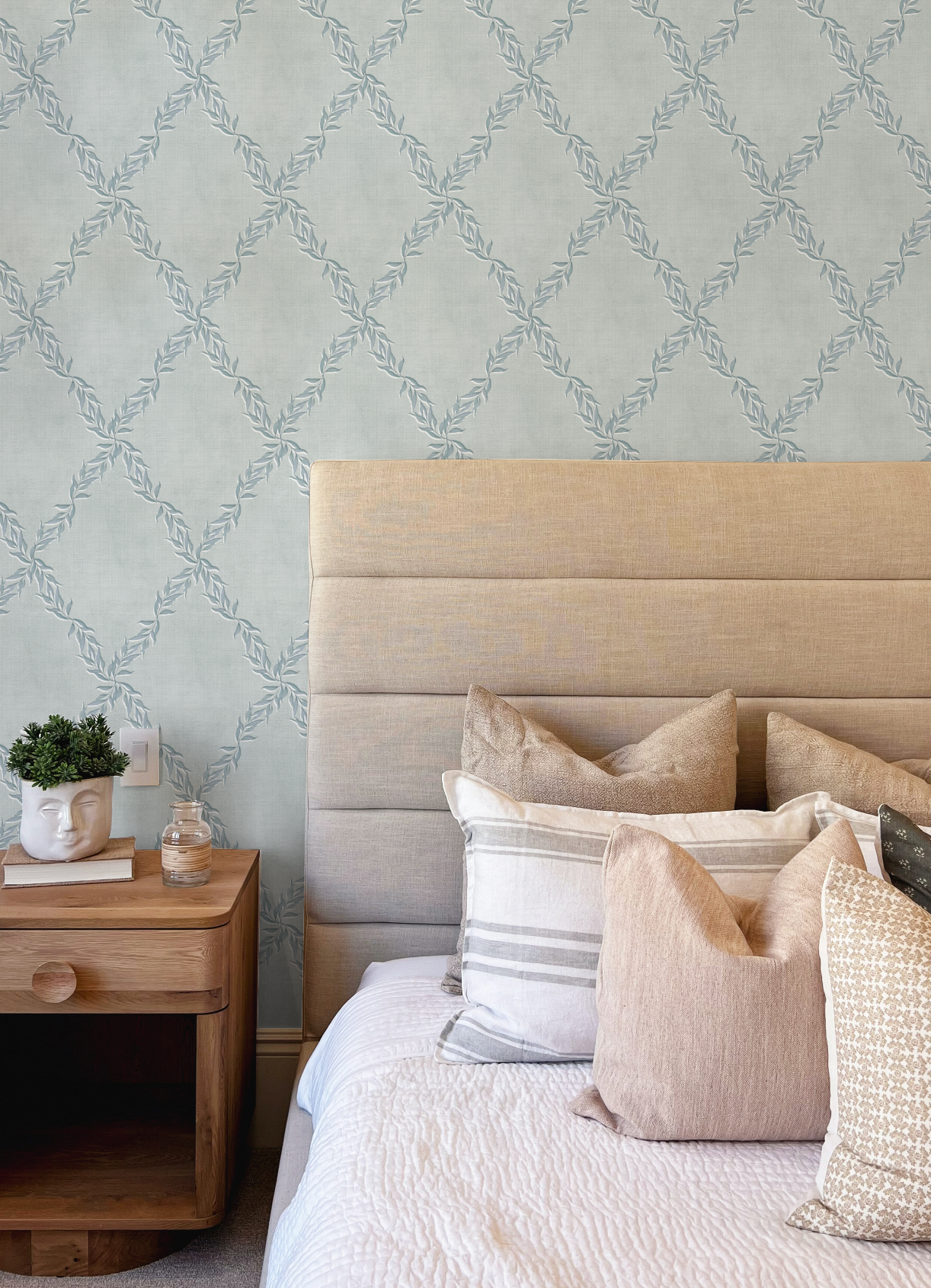 Leafy Lattice in Blue Grey Wallpaper