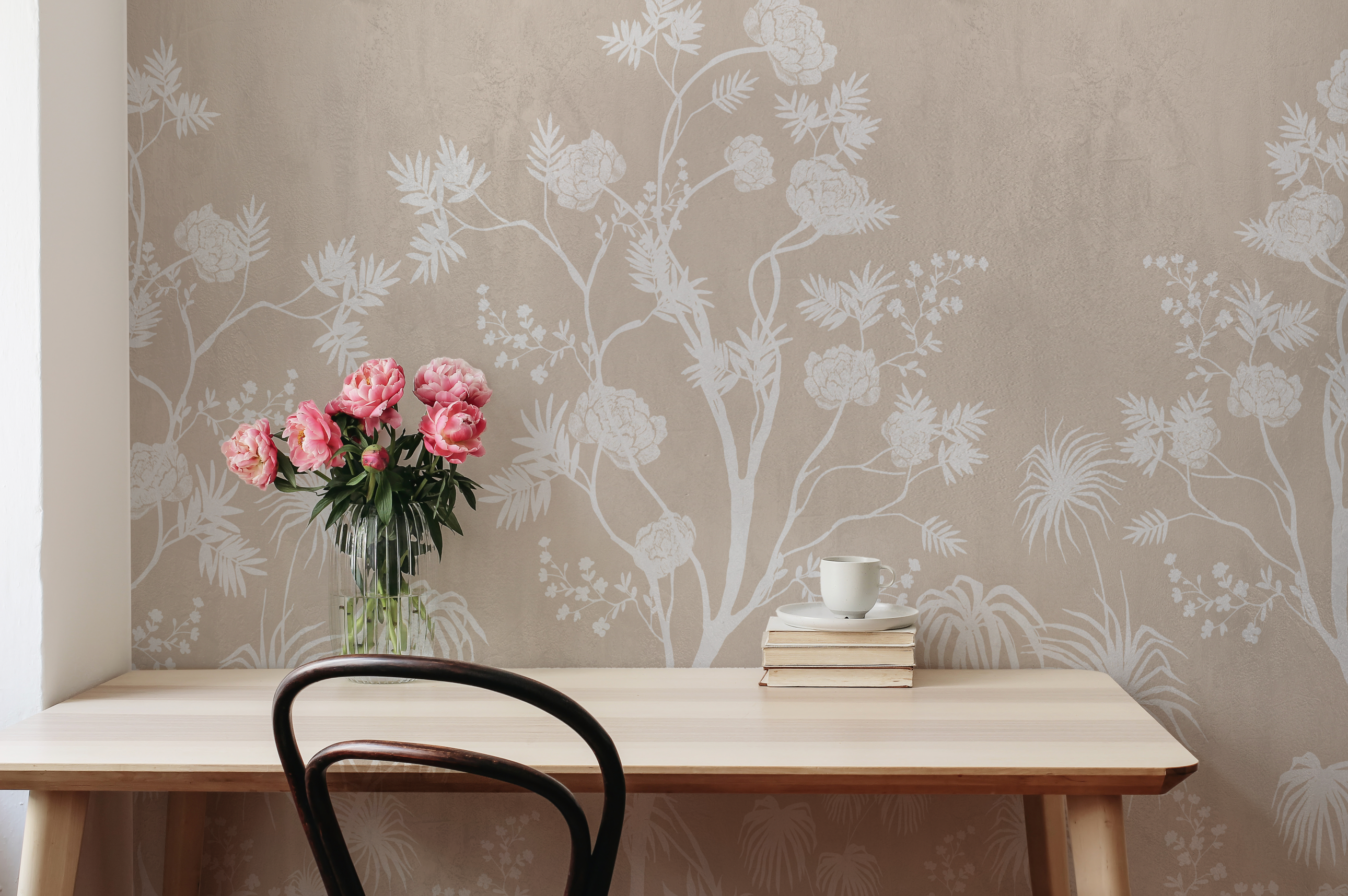 Chinoiserie Garden in Beige Wallpaper