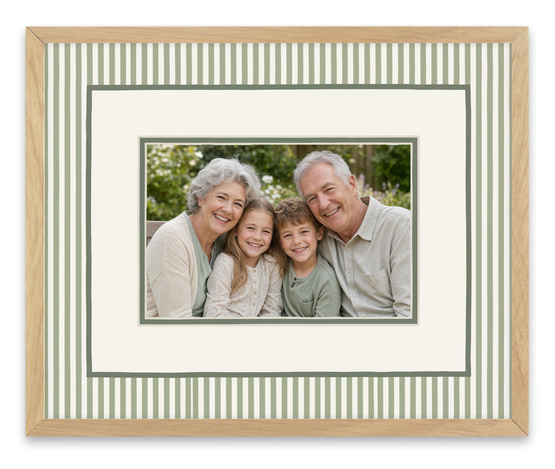 Olive et Oriel custom photo design sage-stripe-print-composition