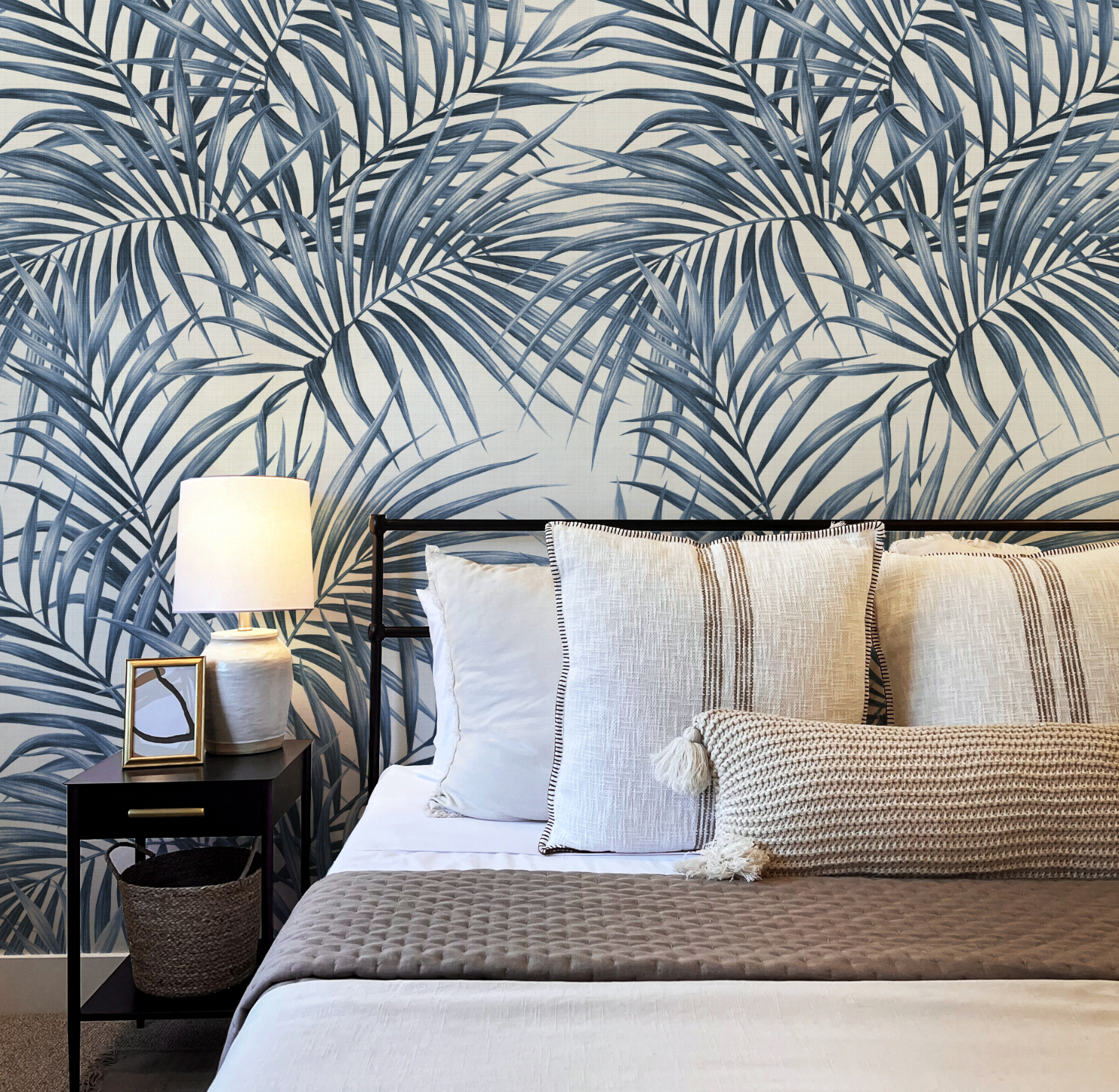 Alfresco Palm Navy Blue Wallpaper