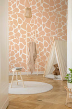 Sandy Giraffe Wallpaper - Olive et Oriel